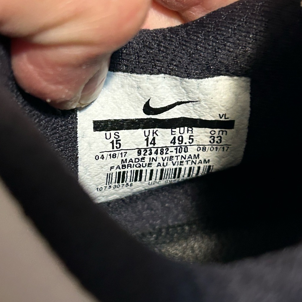 Nike Men's White and Black Soccer Cleats - Picture 6 of 6